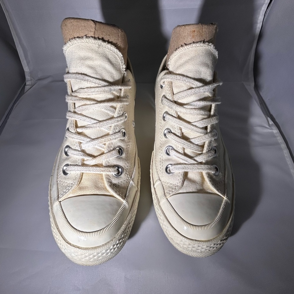 Comme Des Garçons Play Low Top Converse!